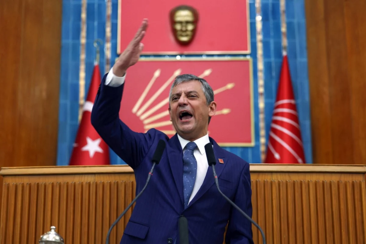 Özgür Özel en kalabalık