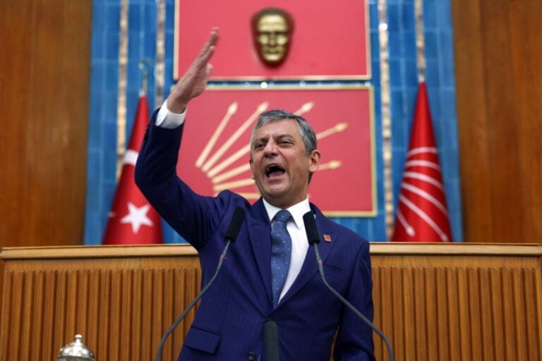 Özgür Özel en kalabalık