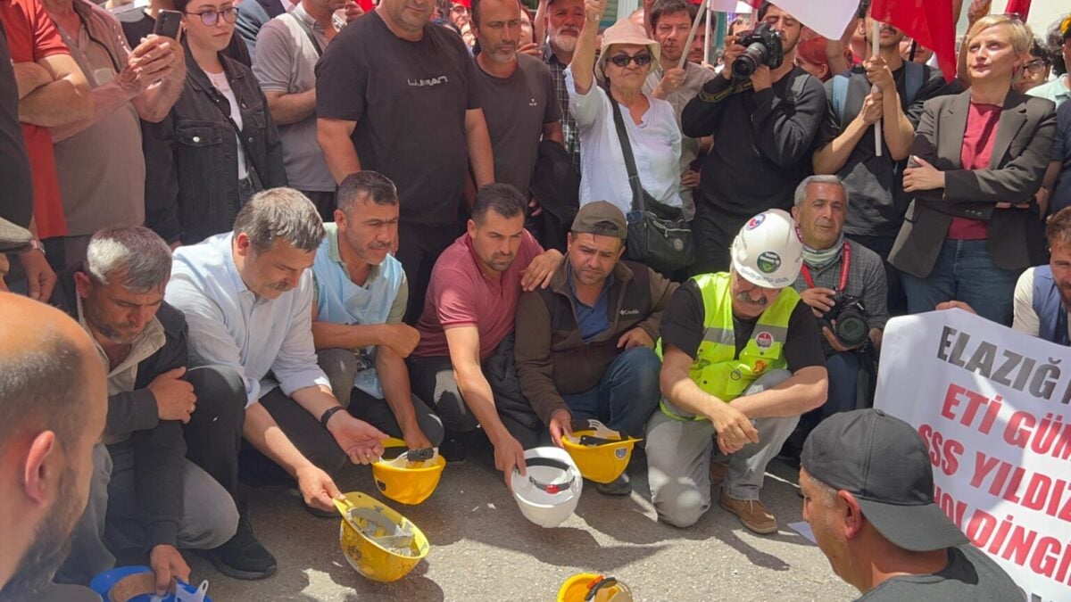 Doruk Madencilik işçileri hakları için yeniden Yıldızlar SSS Holding önünde