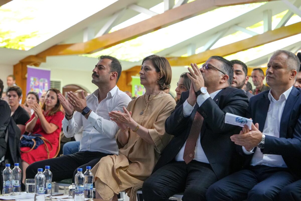 Özlem Yalım yazdı: Bir şehir gençlerini dinlemeye karar verdiğin ne olur?