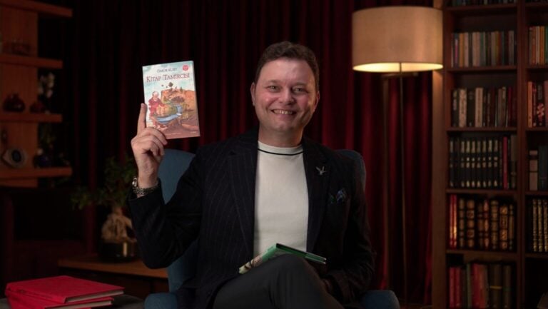 Ömür Kurt’un “Kitap Tamircisi” eseri Çin’de Türkiye’yi temsil ediyor