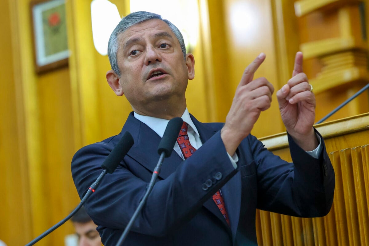 Özel'den yine "yeni parti" sinyali: "Bir kapı kapanırsa yenileri açılır"