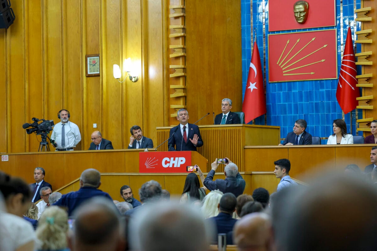 Özel'den yine "yeni parti" sinyali: "Bir kapı kapanırsa yenileri açılır"