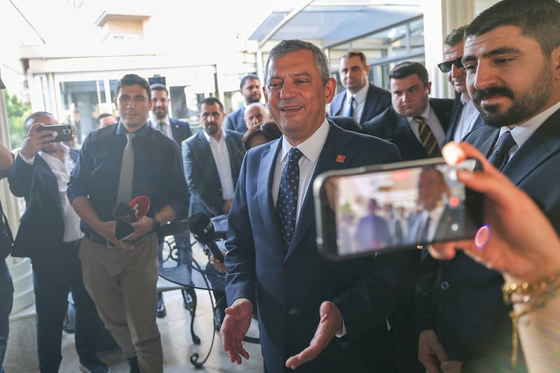 "Yeni Parti"ye adım adım: Özgür Özel seçilmiş kurullarını topladı, son hazırlıklar yapıldı