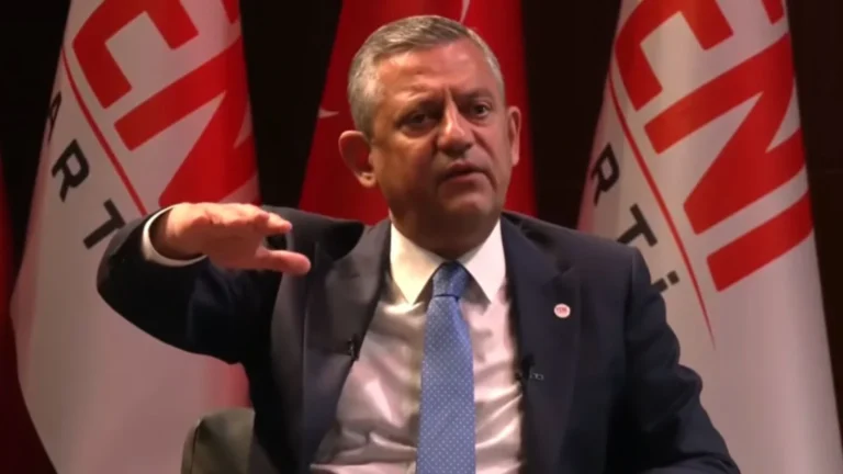 özgür özel yeni parti'ye