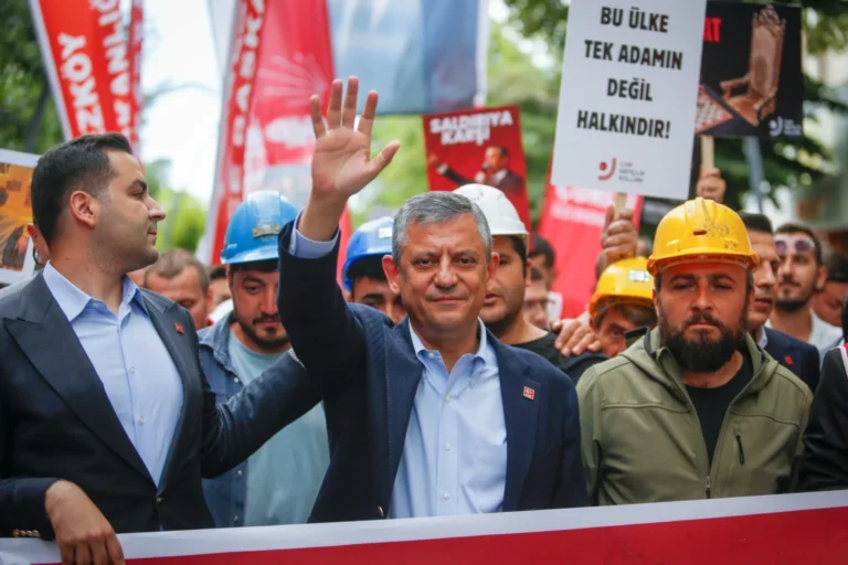 CHP: Bir veda hikâyesi