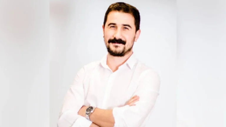 Kayhan Ayhan