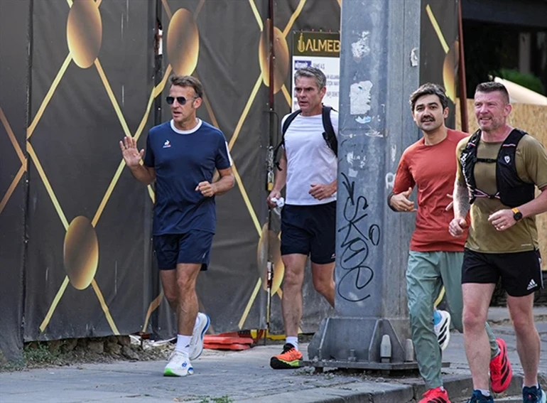 Macron, Seğmenler Parkı