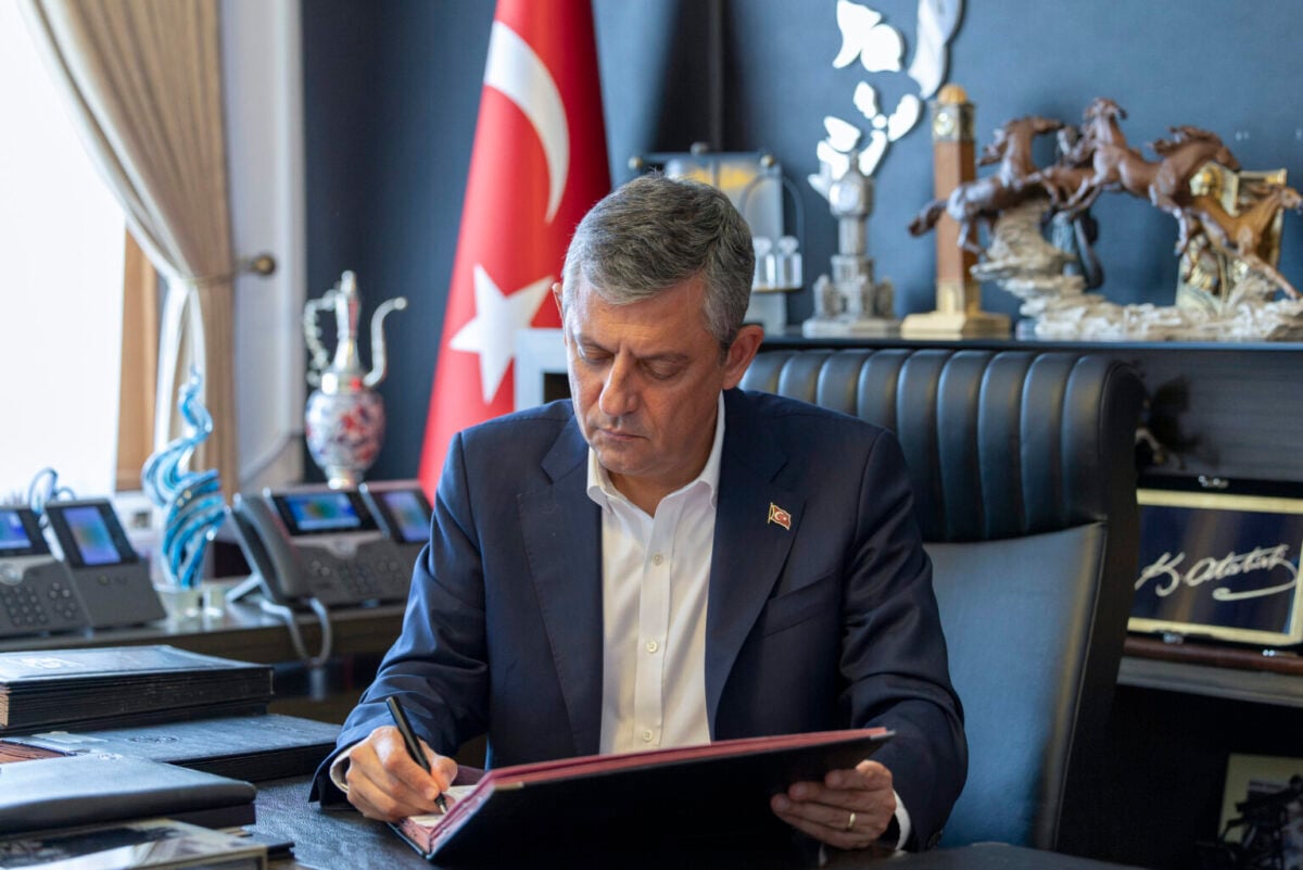 özgür özel