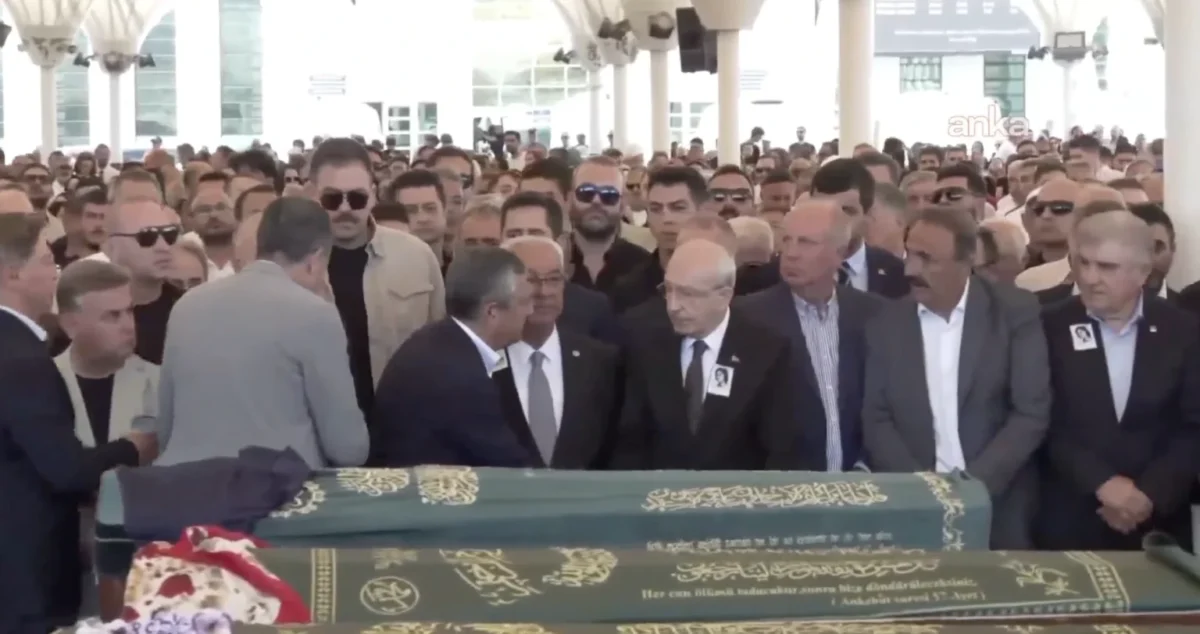 Özel ve Kılıçdaroğlu cenazede