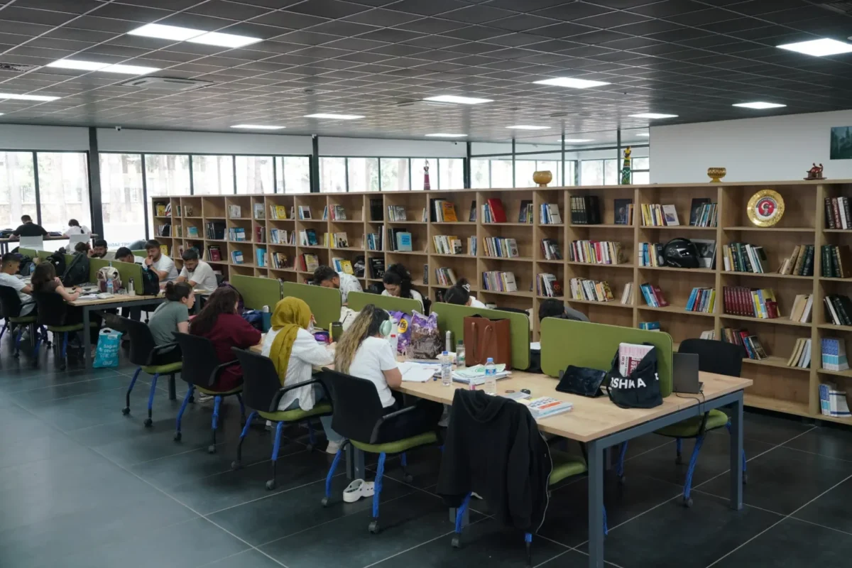 Adıyaman’da park içi kütüphaneler