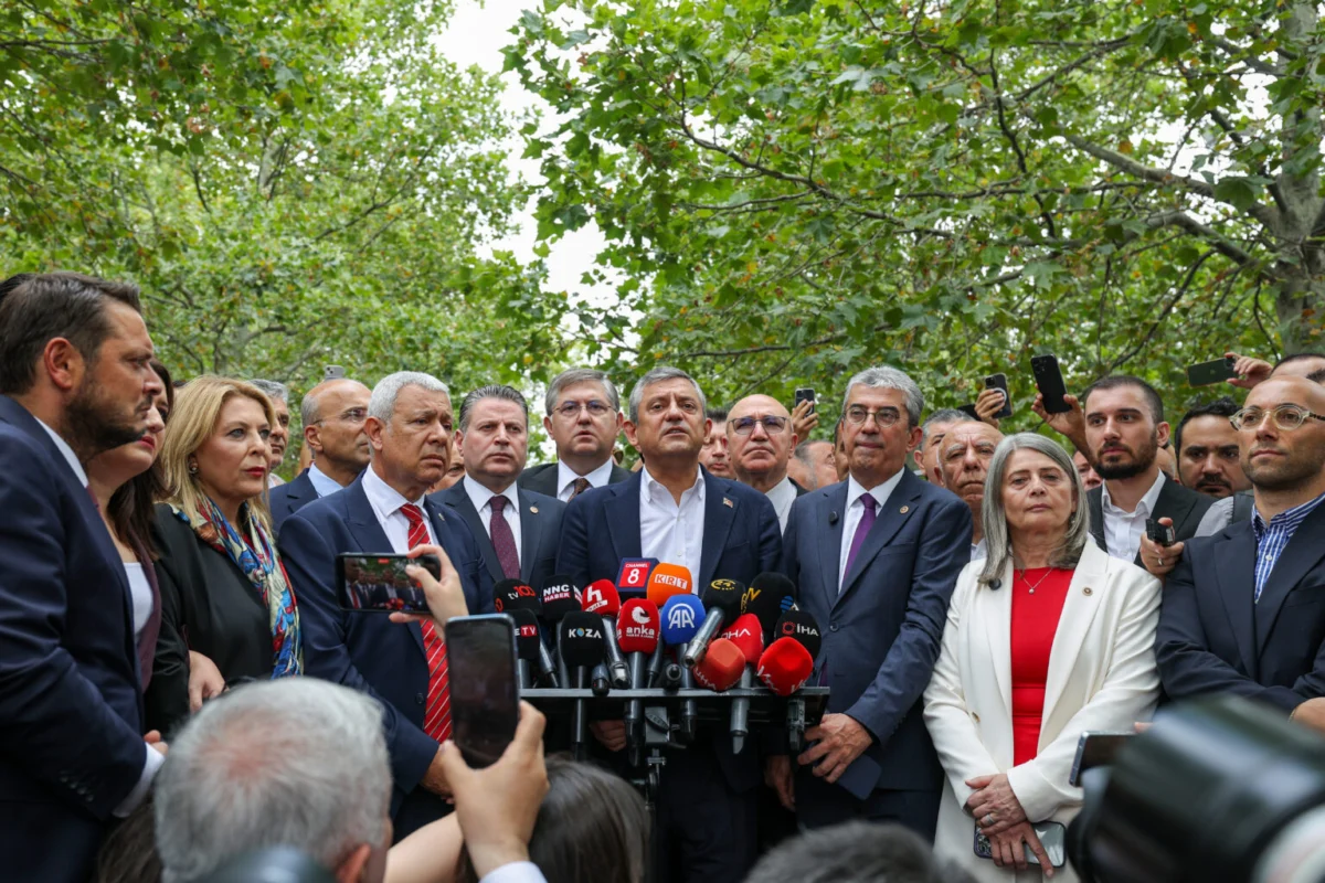 YENİ Parti’nin önündeki fırsatlar ve engeller | Ruşen Çakır uzman konuklarla değerlendirdi