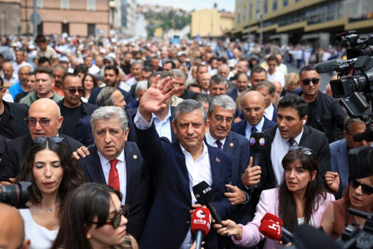 yeni parti