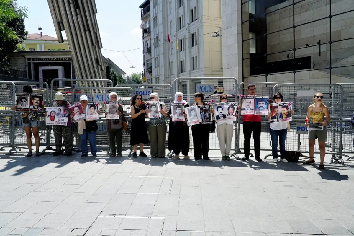 Cumartesi Anneleri 1112. haftada