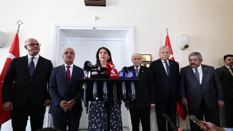 Süreç karşıtlarına