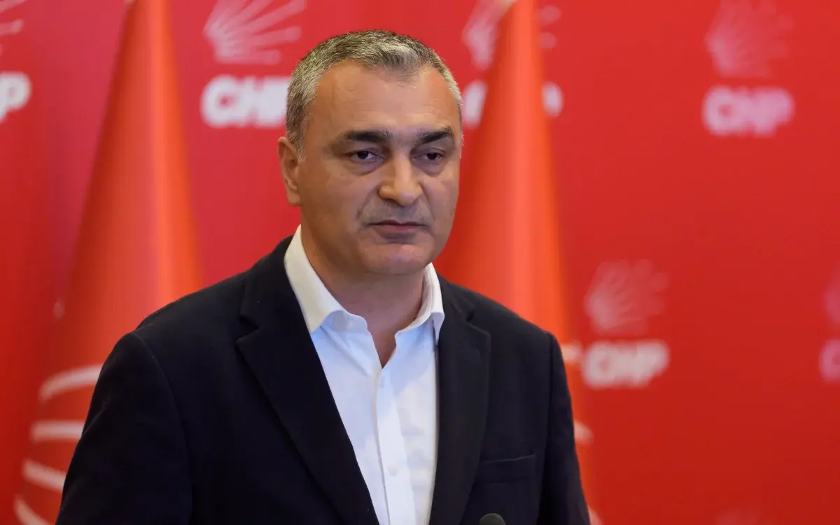 Kılıçdaroğlu'nun MYK'sı dört il başkanını daha görevden aldı, Özgür Özel'i "kayyumcu, butlancı, bölücü ve koltukçu" olmakla suçladı