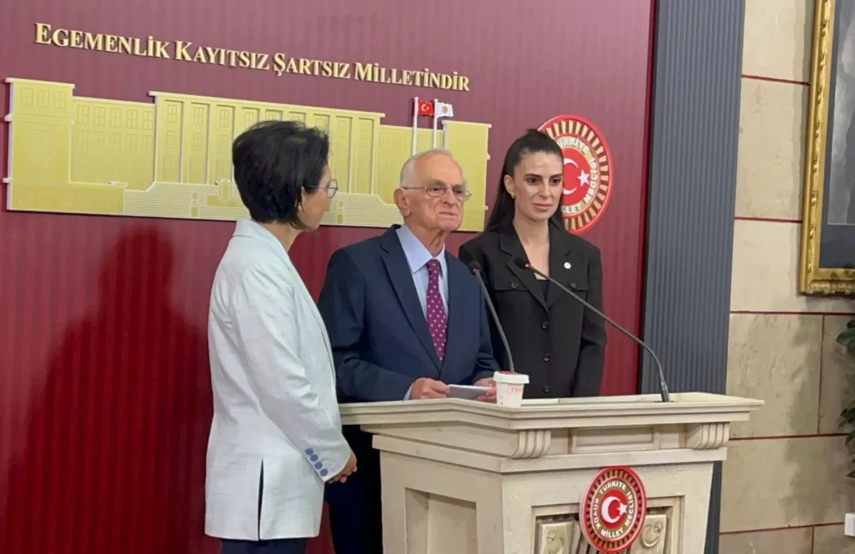 Önder Sav, 70 yıldır üyesi olduğu CHP’den istifa etti