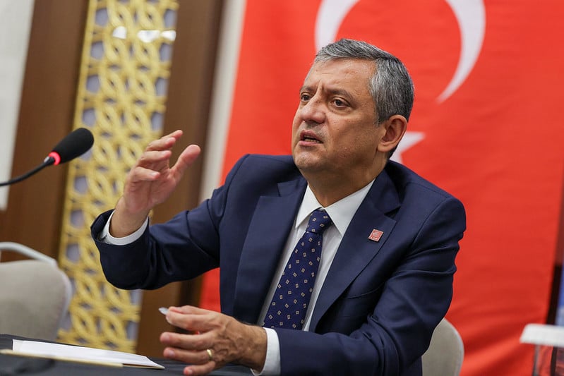 "Yeni Parti"ye adım adım: Özgür Özel seçilmiş kurullarını topladı, son hazırlıklar yapıldı