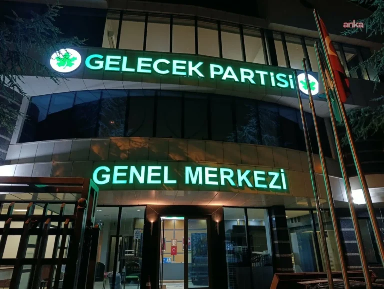 Gelecek Partisi resmen feshedildi