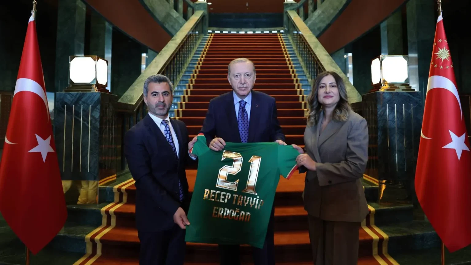 Erdoğan'a Amedspor forması hediye