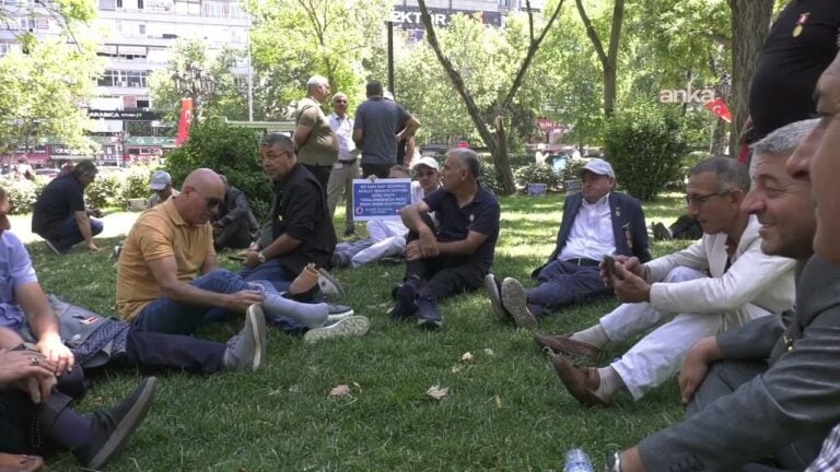 Güvenpark'ta polis er şehit yakınları ve er gazilere müdahale etti