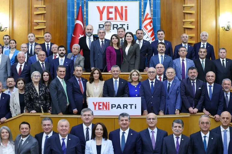 YENİ Parti kongre