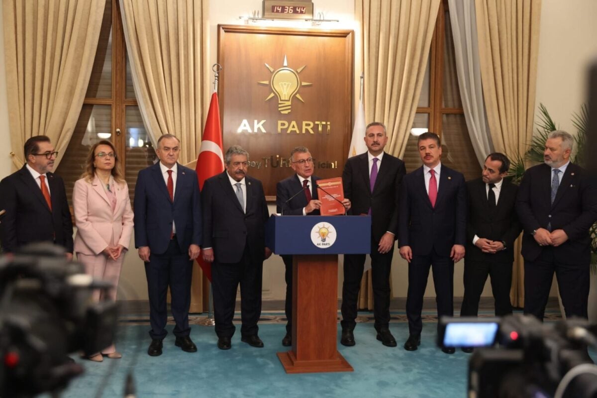 Çerçeve yasa Meclis’e AKP, MHP, DEM Parti, CHP imzasıyla sunuldu: YENİ Parti süreci eleştirdi, görüşmelerde destek sinyali verdi