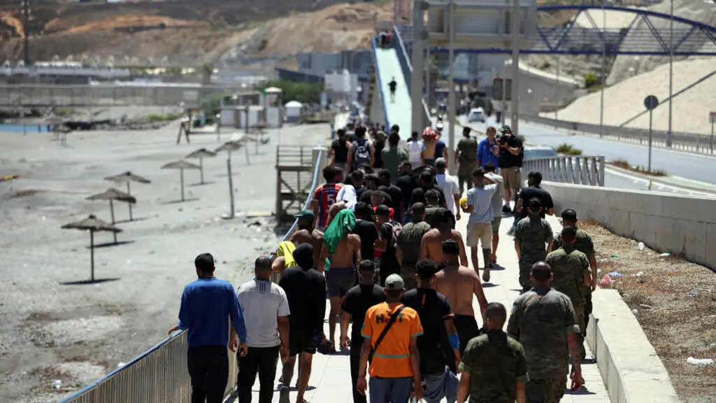 Ceuta göçmen krizi: İspanya, İtalya’ya karşı sınır kontrolü getirdi
