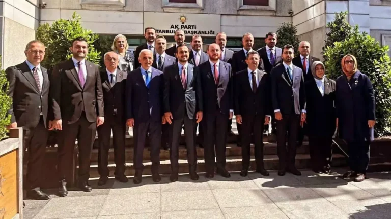 Tuzla, Çekmeköy ve Şile AKP'ye geçti: Erdoğan üç isme rozet taktı