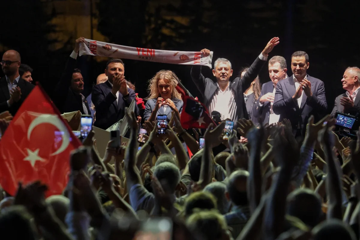 YENİ Parti: Tek başına