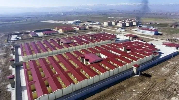 Antalya S Tipi Cezaevi'nde işkence