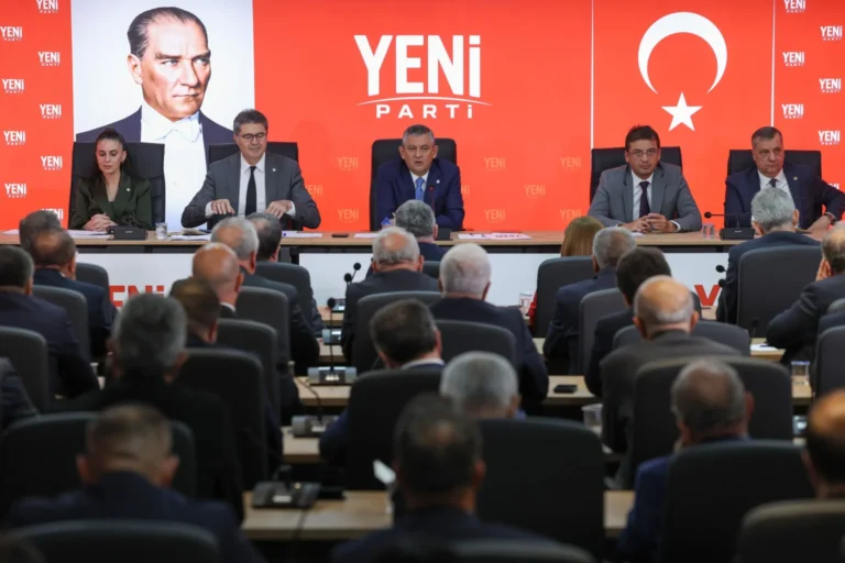 Özgür Özel il başkanlarına