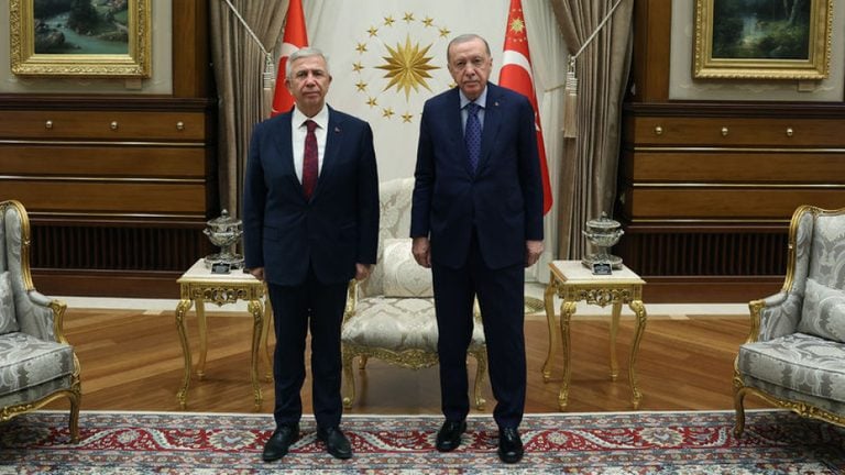 Mansur Yavaş: "Tutumum her iki parti tarafından bir rahatsızlık sebebi olarak görülürse gereğini yaparım"