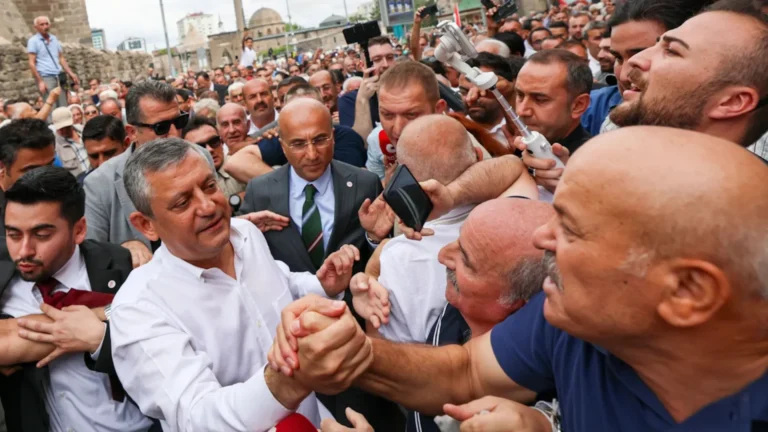 YENİ Parti ve "Dip dalga"