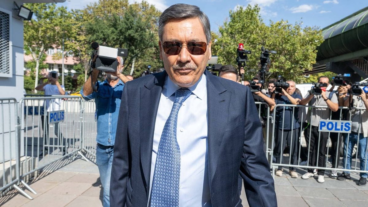 Melih Gökçek ifade verdi, bilgi paylaşmadı: "500 sefer sıçradım, hepsinden takipsizlik aldım, beni yakalayamadılar"