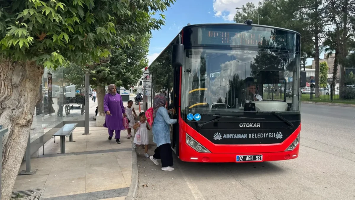 Depremle yıkılan Adıyaman'da şimdi de ulaşım