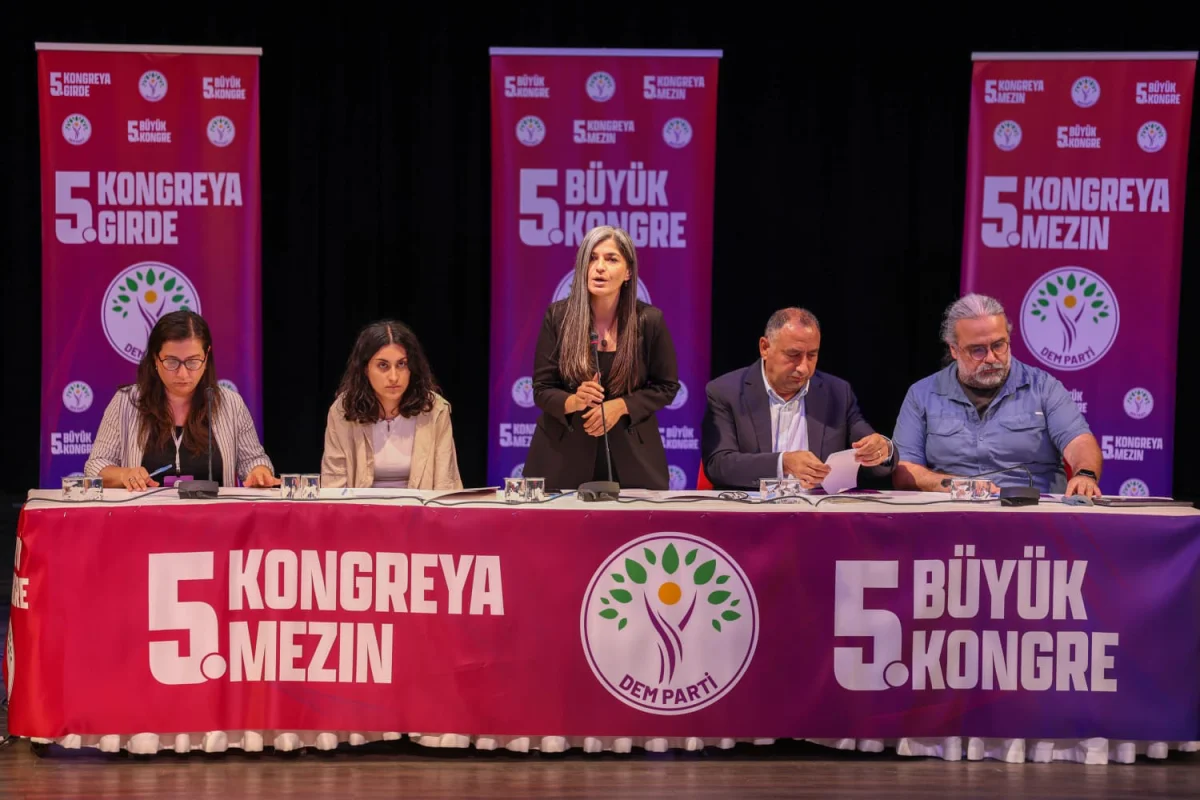 DEM Parti kongresini yaptı