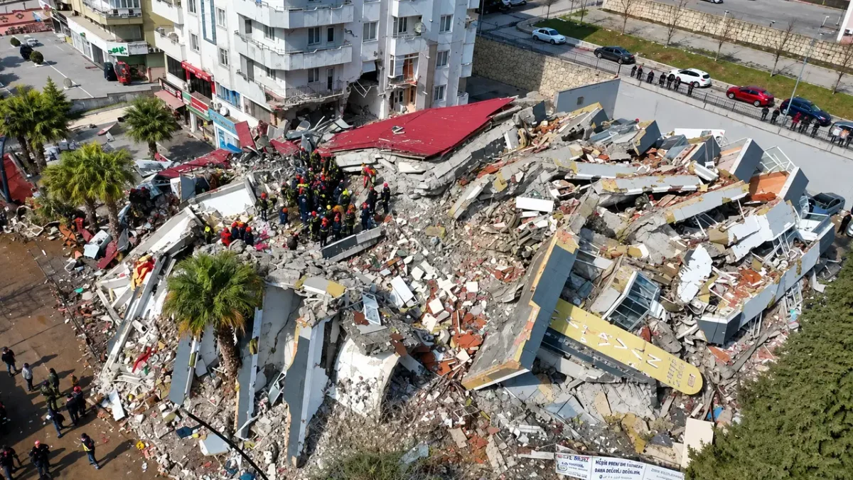 Ezgi Apartmanı davasında pastane,Ezgi Apartmanı davasında pastane