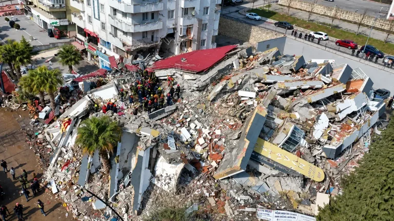 Ezgi Apartmanı davasında pastane,Ezgi Apartmanı davasında pastane