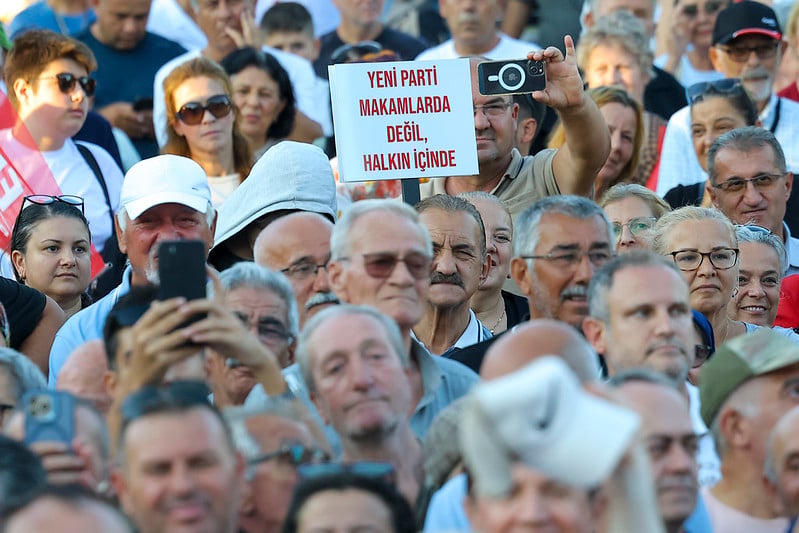 YENİ Parti kongre takvimini işletirken "isim ihtarı" gündemde