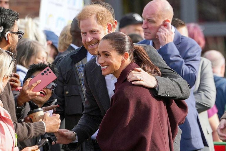 Harry ve Meghan İngiltere'de
