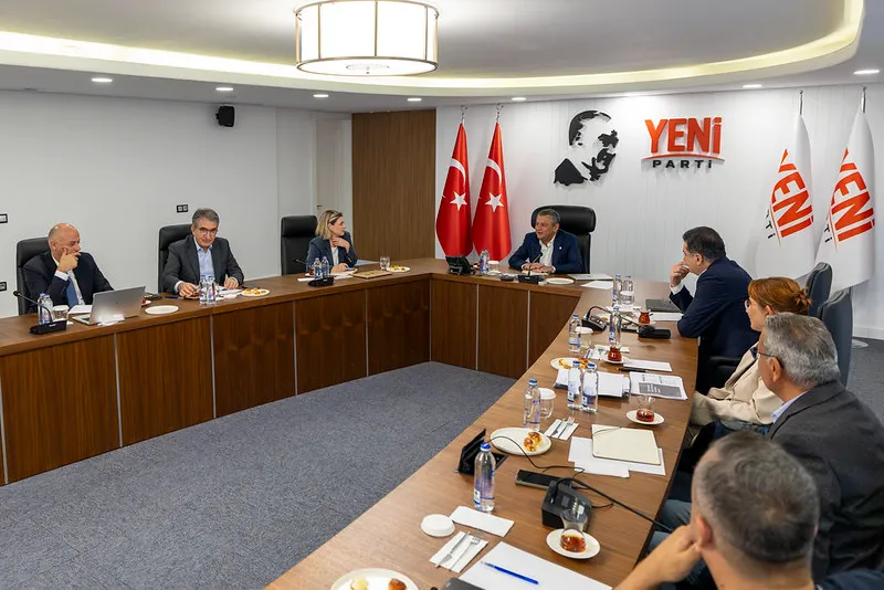 YENİ Parti fon krizi