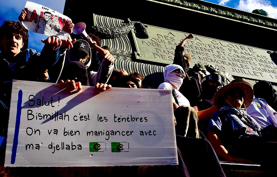 Bismillah, c’est les ténèbres Fransa