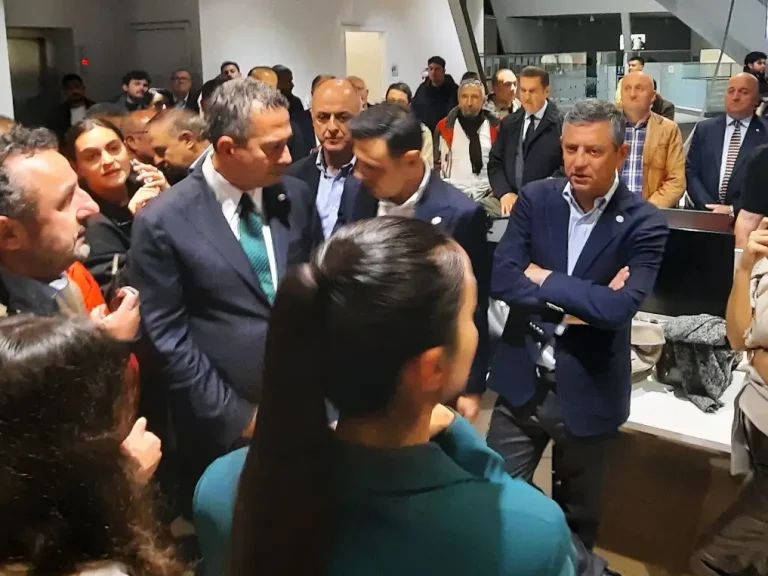 özgür özel
