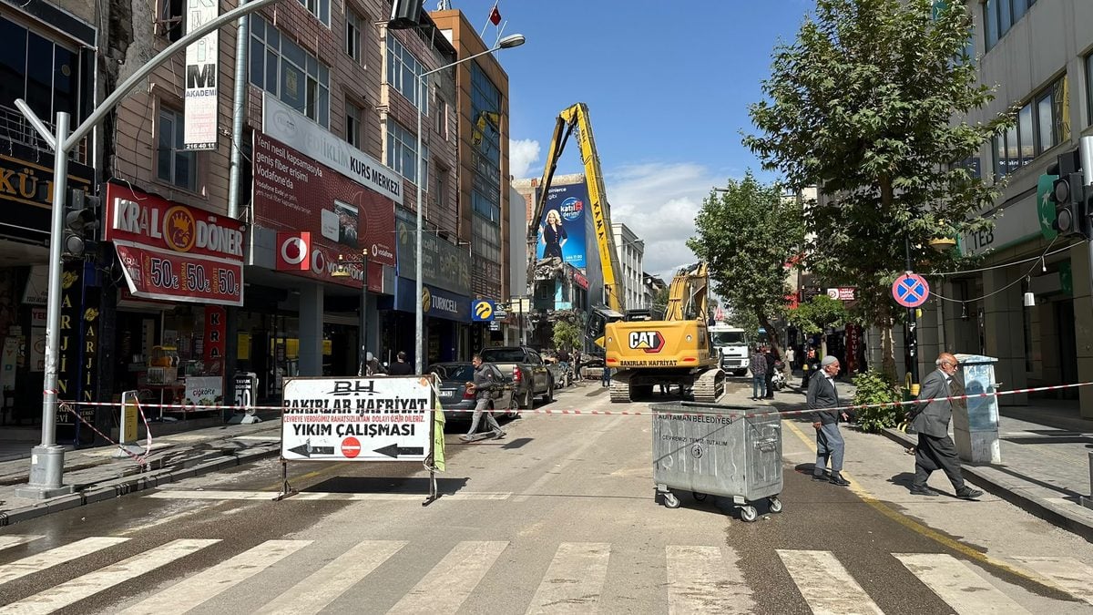 Adıyaman çarşısında 44 ay sonra yıkım başladı