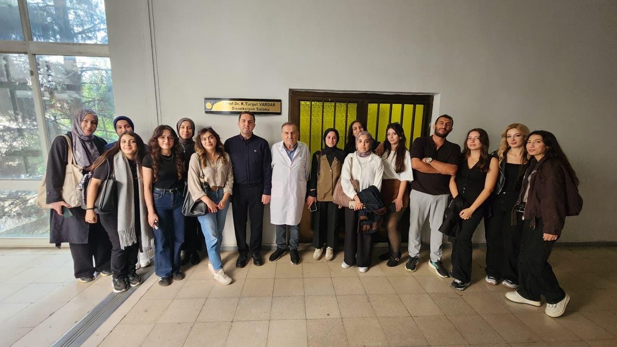 Dicle Üniversitesi hukuk öğrencileri 44 yıl sonra kadavra başında ders aldı