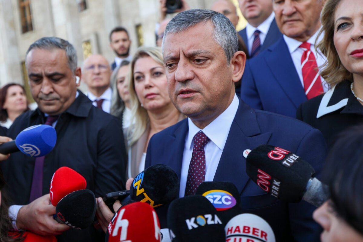 Özgür Özel, Mersin operasyonu için CHP'ye de tepki gösterdi: "İkiyüzlülüğün dik alası"
