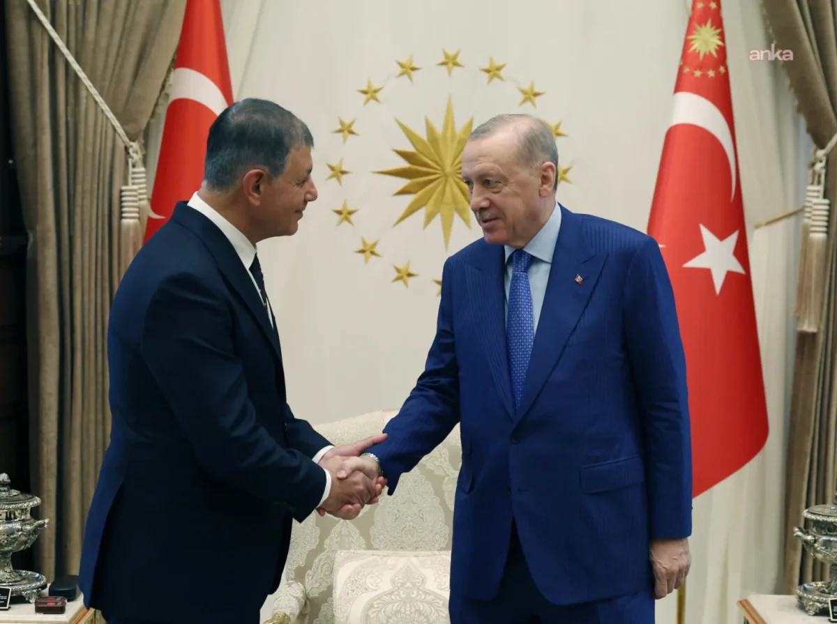 Cemil Tugay AKP'ye geçiyor