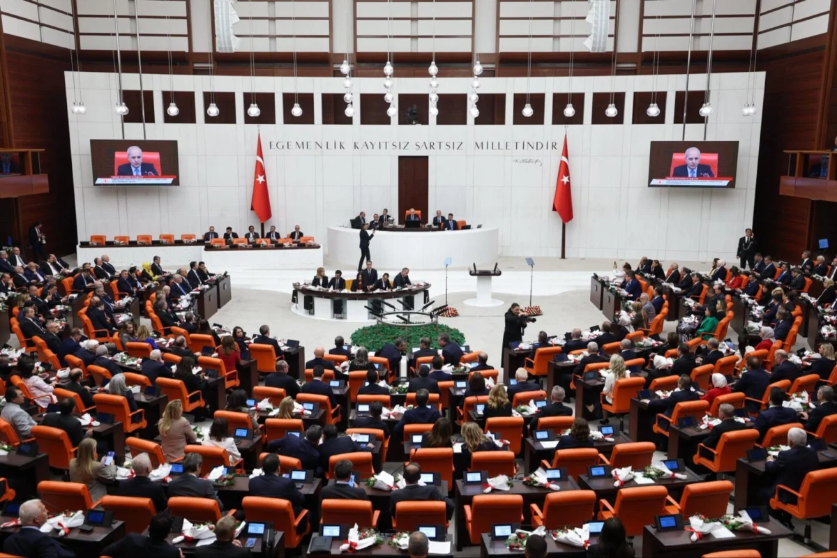 Meclis açıldı: YENİ Parti Erdoğan konuşurken Genel Kurul’u terk etti