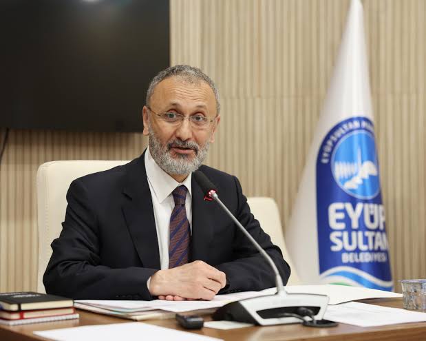 CHP'li Eyüpsultan Belediyesi'ne operasyon: Belediye Başkanı Mithat Bülent Özmen gözaltına alındı